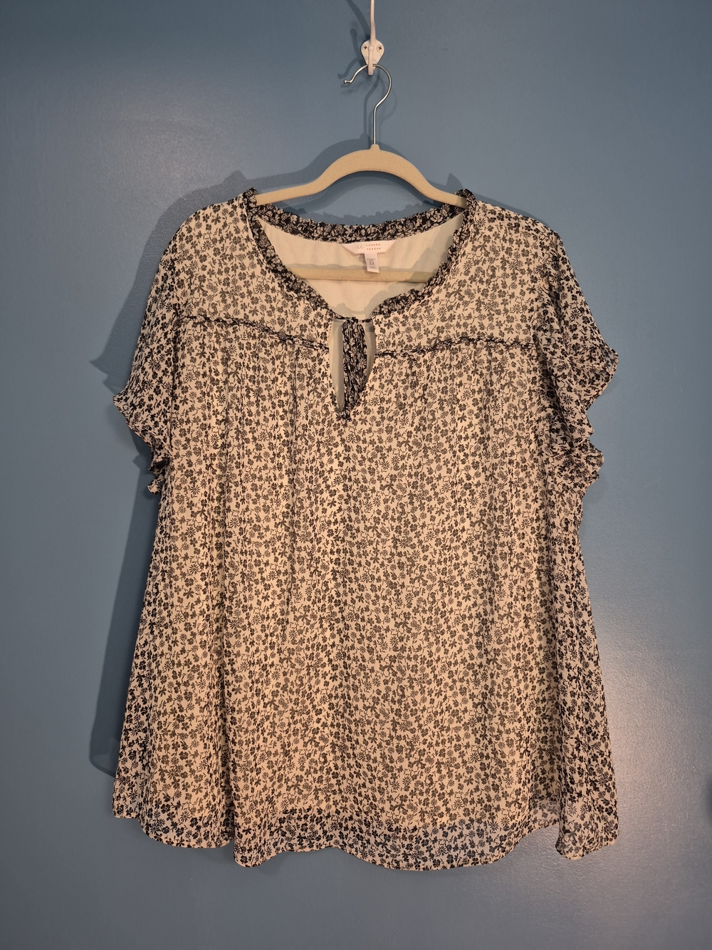 LC Lauren Conrad White and Black Floral Tie-Neck Blouse